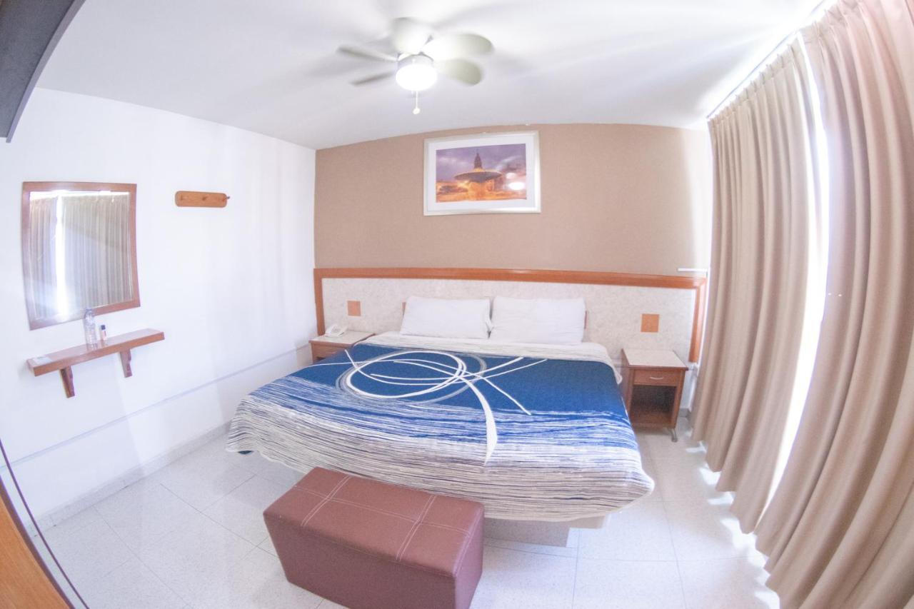 Hotel Niza Zona Piel เลออน ภายนอก รูปภาพ