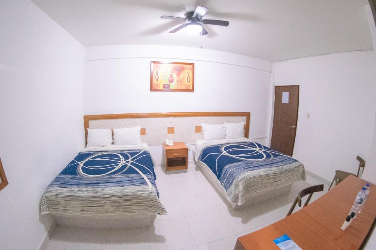 Hotel Niza Zona Piel เลออน ภายนอก รูปภาพ