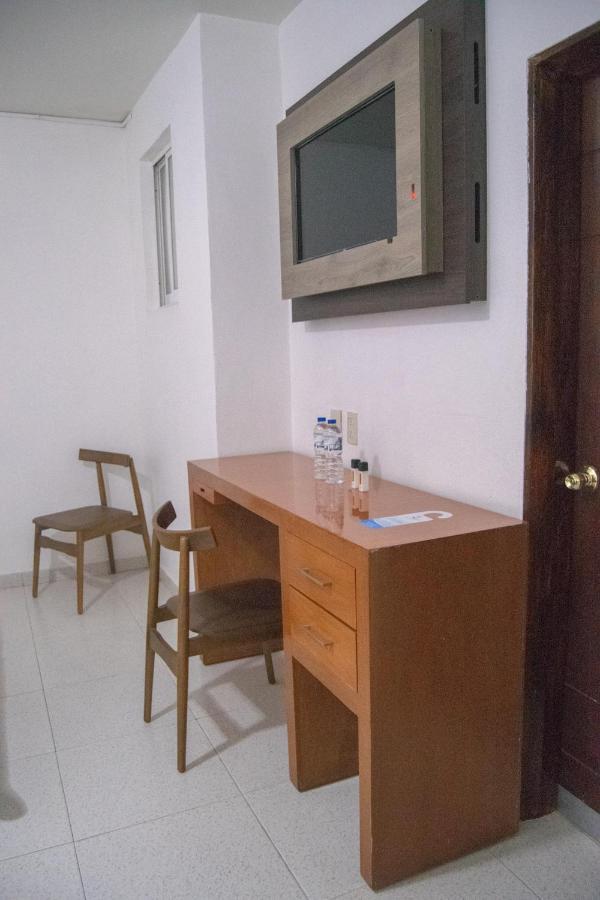 Hotel Niza Zona Piel เลออน ภายนอก รูปภาพ