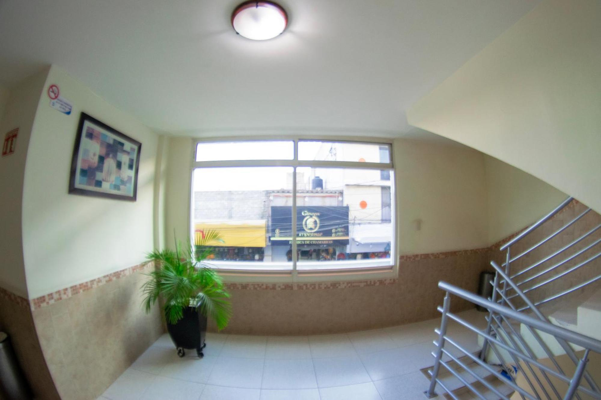 Hotel Niza Zona Piel เลออน ภายนอก รูปภาพ