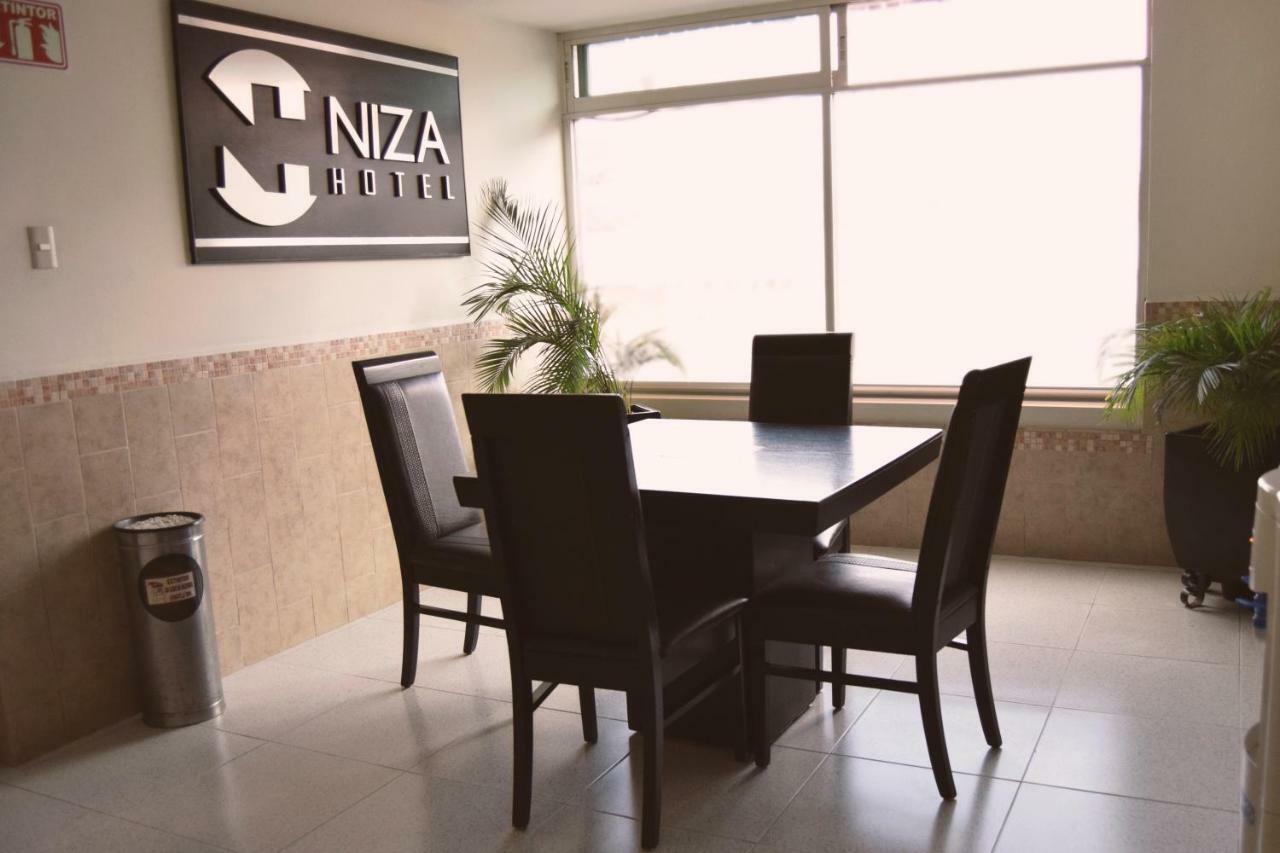 Hotel Niza Zona Piel เลออน ภายนอก รูปภาพ